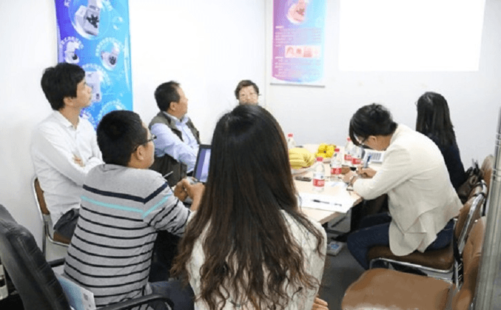 仪器信息网创新100项目调查组深入极悦平台